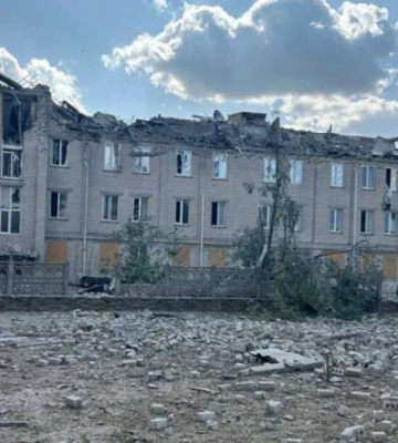 Під час обстрілу Берислава на Херсонщині росіяни влучили в лікарню: поранені двоє медпрацівників