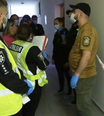 В Києві чоловік жорстоко вбив та пограбував жінку. З’явилось відео