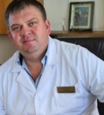 Підозрюваний у хабарництві директор рівненського тубдиспансеру звільняється з посади
