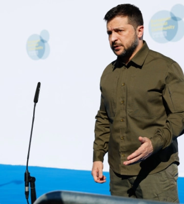рф шукає можливості заморозити війну: Зеленський розповів, коли росія може відновитися та на які країни напасти