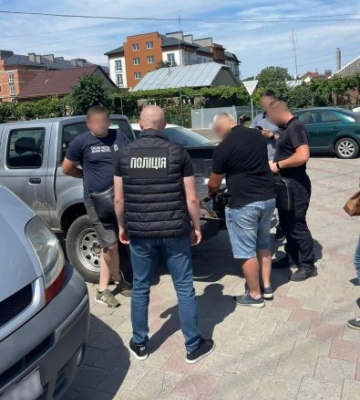 На Закарпатті судитимуть обвинуваченого у продажі автомобілів, ввезених на територію України в якості гуманітарної допомоги військовим