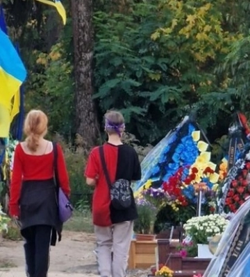 У Києві викрили групу підлітків, які обкрадали могили воїнів