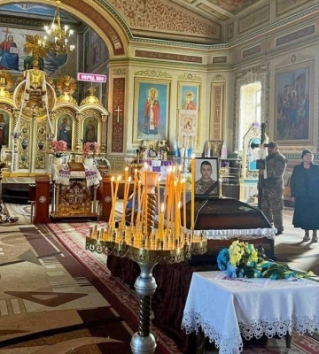 На Чернігівщині в останню путь провели солдата Сергія Яременка, який загинув на Запоріжжі