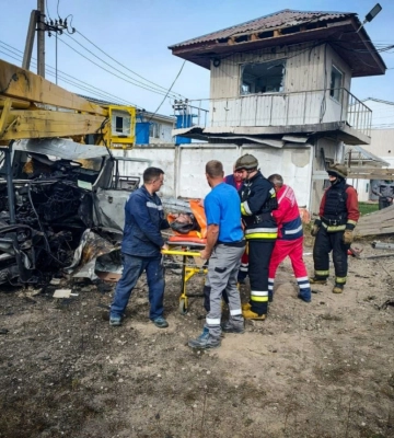 У Макарові на міні підірвався автомобіль з електриками, є постраждалі