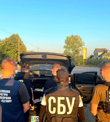 Військового та двох закарпатців підозрюють в незаконному переправленні ухилянтів до Румунії