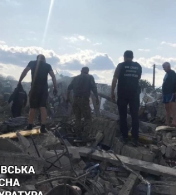 Посол Британії про обстріл РФ села на Харківщині: Ми повинні перемогти це зло