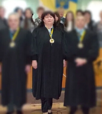 Суддя, яка залишила на волі ґвалтівників, звернулася до правоохоронців