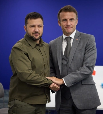 Володимир Зеленський зустрівся з Макроном у Гранаді