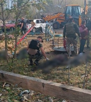 росіяни вдарили по кафе та магазину на Харківщині: загинули щонайменше 49 людей