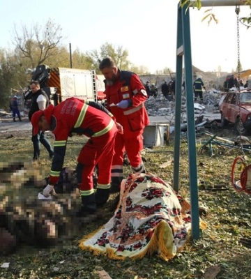 РФ ударила по селу Гроза: что известно о трагедии, в которой погибли более 50 человек (видео)