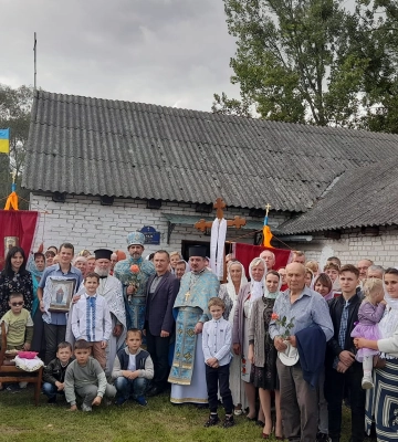 Замість храму був гараж: на Волині в селі вперше за 80 років відзначили престольне свято