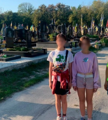 У Києві викрили групу малолітніх, яких підозрюють у обкраданні могил захисників України