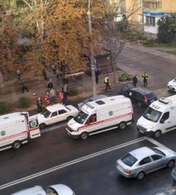 На Відродження у Луцьку – подвійна аварія, є постраждалі 