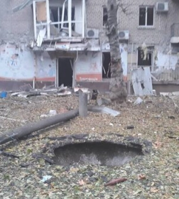 Утром оккупанты нанесли удар по центру Херсона, попали в жилые дома.. ФОТО