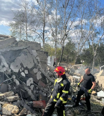 Ракетний удар по кафе на Харківщині: На поминках загинули син та вдова покійного військового