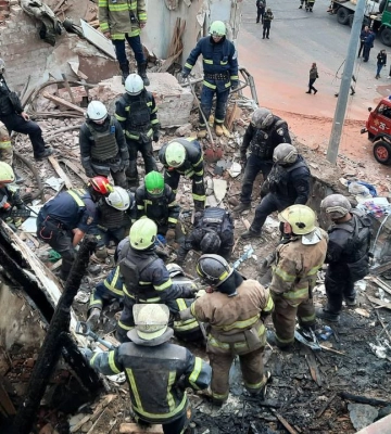 Окупанти завдали ракетного удару по житловому будинку у Харкові: є постраждалі
