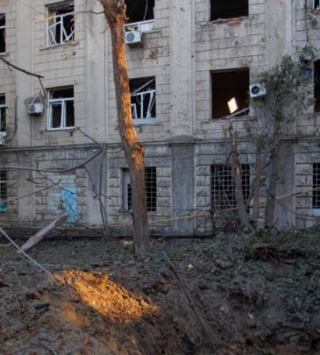 У Харкові під завалами будинку загинув 10-річний хлопчик. Постраждалих теж багато, серед них немовля