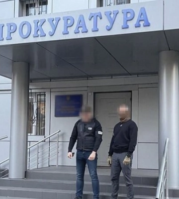 СБУ і ДБР затримали у Дніпрі прокурора, який вимагав хабар, щоб «відмазати» фігуранта від тюрми