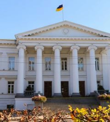 Троє кандидатів змагатимуться за посаду керівника пресслужби Полтавської міськради: хто вони