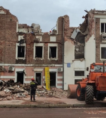 У Харкові під завалами будинку загинув 10-річний хлопчик. Постраждалих теж багато, серед них немовля