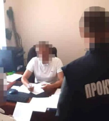 Закупили генератори за завищеними цінами: на Львівщині підозрюють керівника закладу освіти