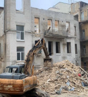 Пам'ятка на Рейтарській у Києві: суд арештував комплекс споруд і заборонив будівельні роботи