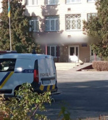 У школах Київщини шукали вибухівку, інформація про замінування не підтвердилась