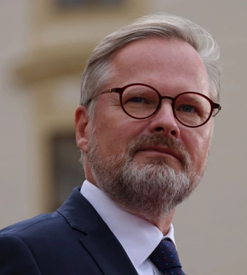 Премьер Чехии раскритиковал Словакию на фоне скандала с помощью Украине