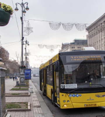 У Києві в суботу та неділю ярмарки змінять рух автобусних та тролейбусних маршрутів (схеми)