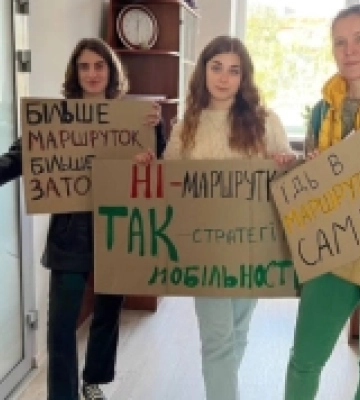 Природоохоронців не пустили на пресконференцію щодо закупівлі дизельних маршруток у Рівному