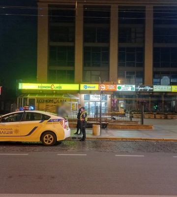 У Рівному двоє юнаків побили двох чоловіків та пограбували одного з них (ФОТО)
