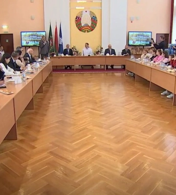 У Білорусі з депортованими українськими дітьми зустрілися дипломати із Зімбабве, Сирії, Китаю та інших країн