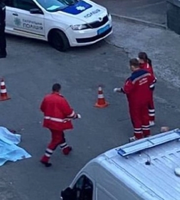 У Черкасах дівчина випала з десятого поверху