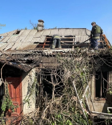 Загарбники обстріляли касетними снарядами село у Запорізькій області: загинула жінка