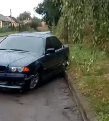 У Луцьку на мокрій дорозі авто вилетіло на зустрічну смугу