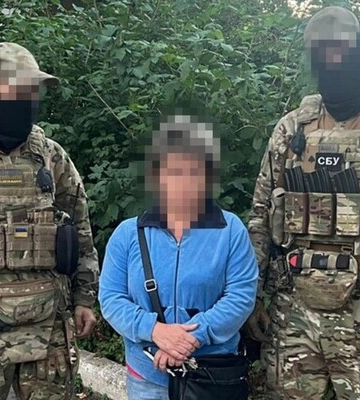 Наводила ворожий вогонь на ЗСУ під Бахмутом. СБУ затримала жительку Торецька