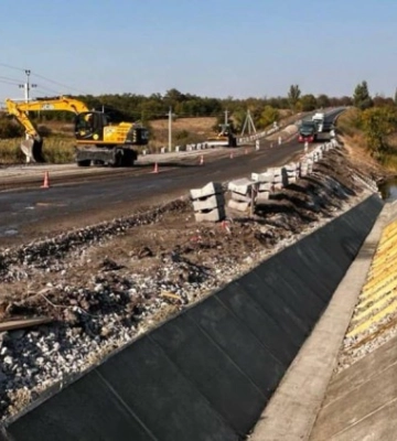 На об’їзній Кропивницького розширюють ділянку дороги (ФОТО)