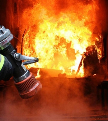 На Рівненщині у будинку ледь не згорів заживо чоловік