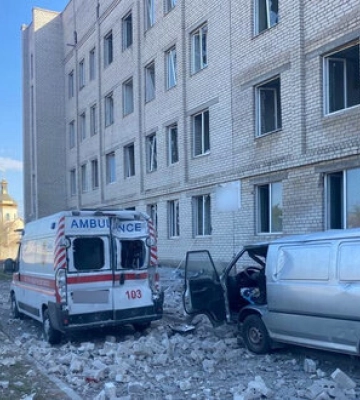Сутки на Херсонщине: враг попал в жилые кварталы и завод, двое раненых