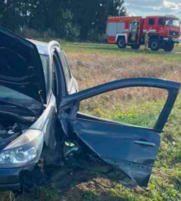 На Львівщині водій не впорався з кернуванням та з’їхав у кювет