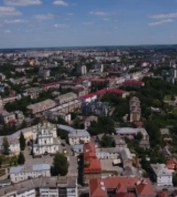 Менше автомобілів, транспортні хаби, зелено-блакитне коло: результати першого урбан-дослідження в Луцьку
