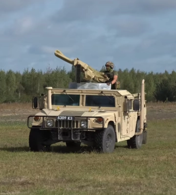 Бійці ТрО Рівненщини отримали броньовані американські авто