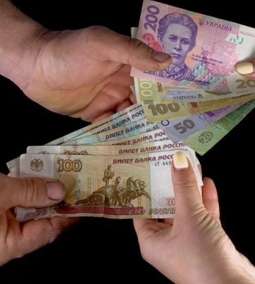 В Мелитополе рашисты задержали подпольного валютного дилера – менял гривны на рубли