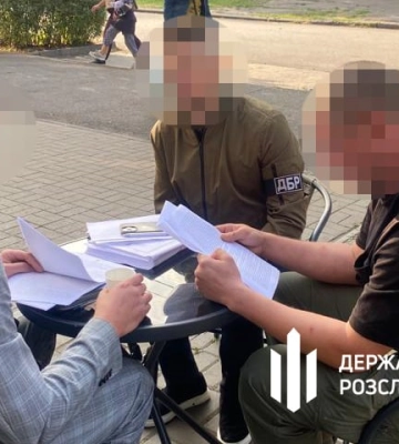 Посадовець ТЦК незаконно «мобілізував» автомобілів на 11 млн грн у Запоріжжі