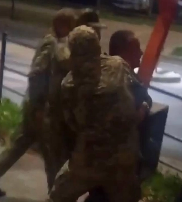 В тернопольском ТЦК проведут проверку из-за видео, где мужчин заталкивают в микроавтобус