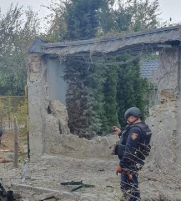 Наслідки ворожих обстрілів Херсону. ВІДЕО+ФОТОрепортаж