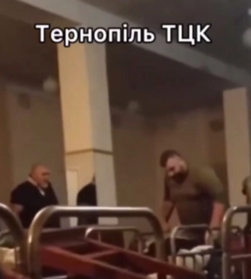 Избиение мужчин в военкомате Тернополя: открыто уголовное производство, мэр Надал призвал корректно относиться к мобилизованным. ВИДЕО
