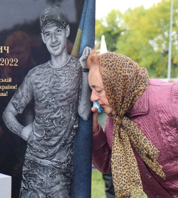 Поляки встановили пам’ятник загиблому бійцю з Волині Богдану Щербику
