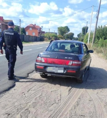 Нетверезі водії, зброя, алкоголь та цигарки неповнолітнім - результати профілактичного відпрацювання у Рівненському районі