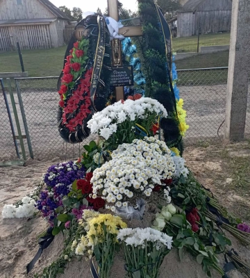 Провести воїна зійшлося все село: на Волині попрощалися з молодим Героєм Валерієм Гонтою